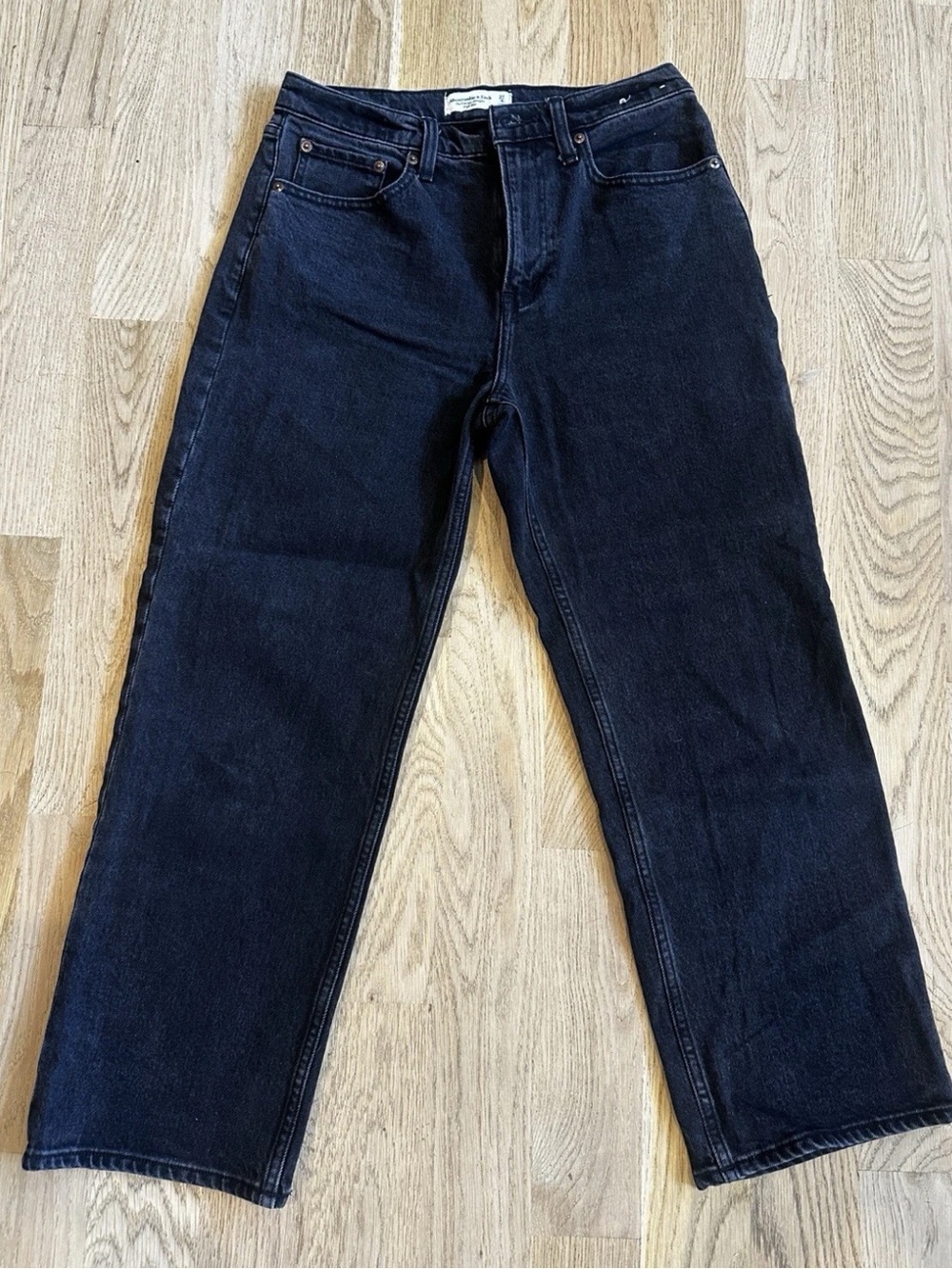 Abercrombie & Fitch The Vintage Straight High Rise Jeans Black 27/4S NWOT